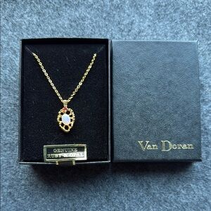 Gold colored chain and Ruby/opal Pendant Necklace‎